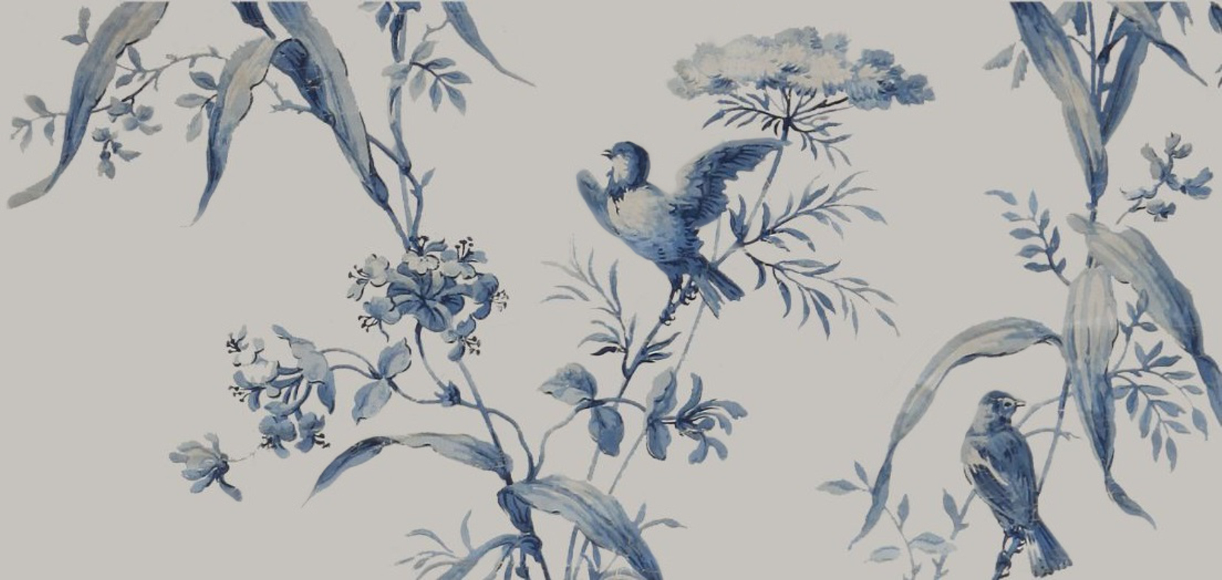 tapeta biało-niebieski wzór w ptaki i rośliny